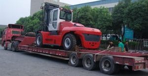 Xe nâng tải trọng lơn 25 tấn