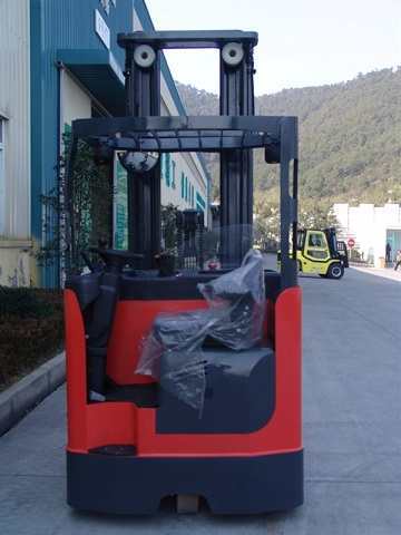 Xe nâng điện Reach Truck của Maximal