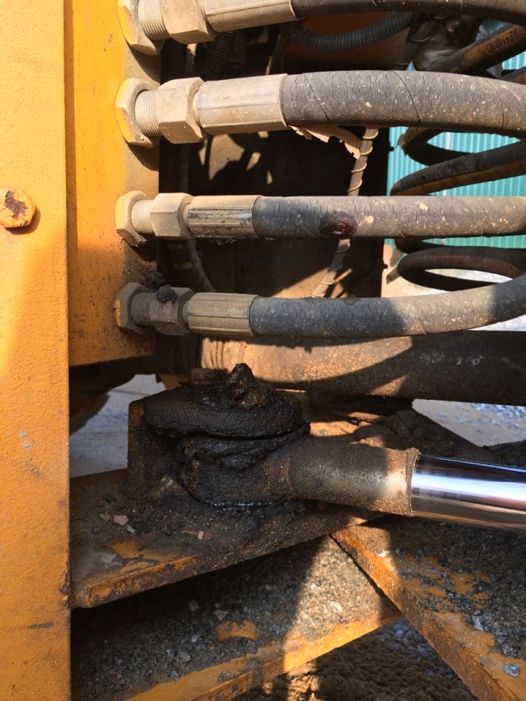 Ống tuy ô và xi lanh lái