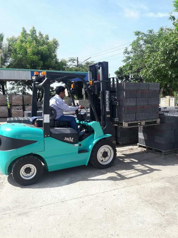Xe nâng kẹp gạch Maximal