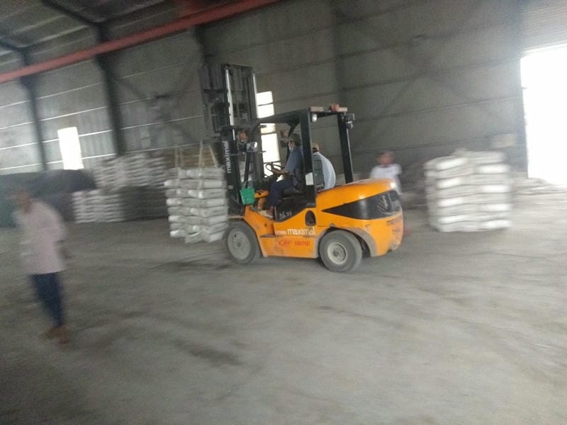 Xe nâng Maximal FD35 tại nhà máy xi măng