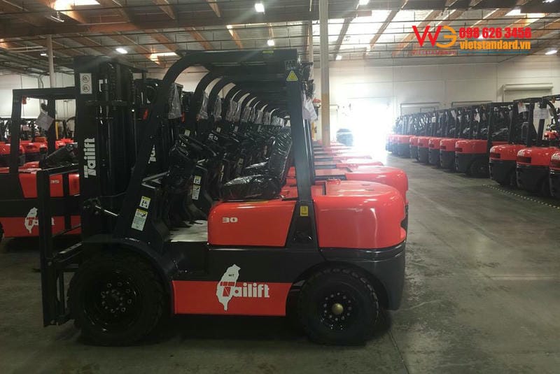 xe nang tailift 2