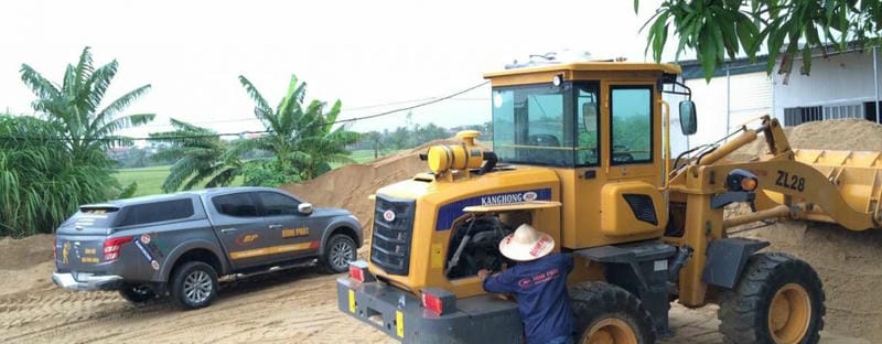 xe xúc lật nhỏ