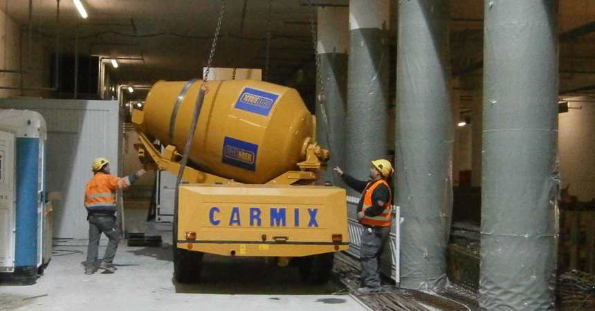 Xe trộn bê tông tự hành Carmix