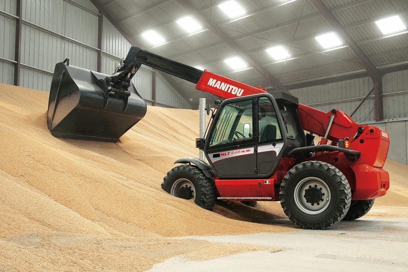 Manitou xúc nông sản