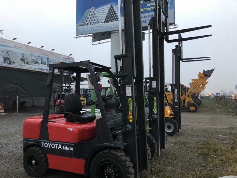 Xe nâng hàng TOYOTA ARTISON FD30
