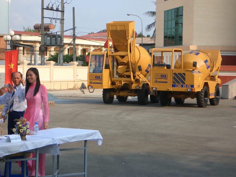 Xe trộn bê tông Carmix tại Việt Nam