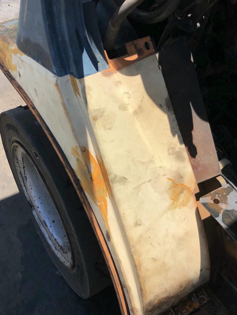 Xe nâng nghĩa địa