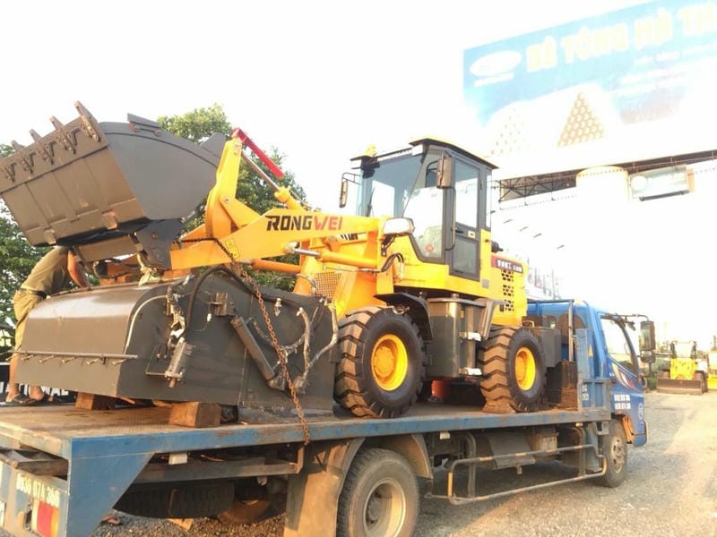 Xúc lật quét rác đa năng Rongwei