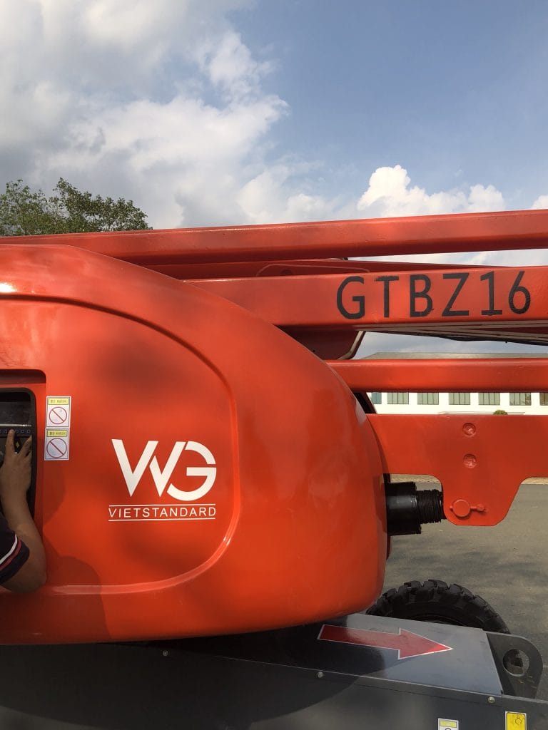 Xe nâng người Niuli