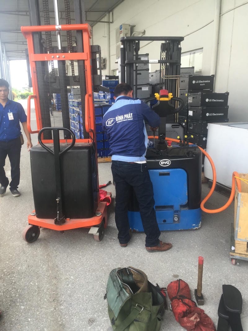Sửa xe nâng điện