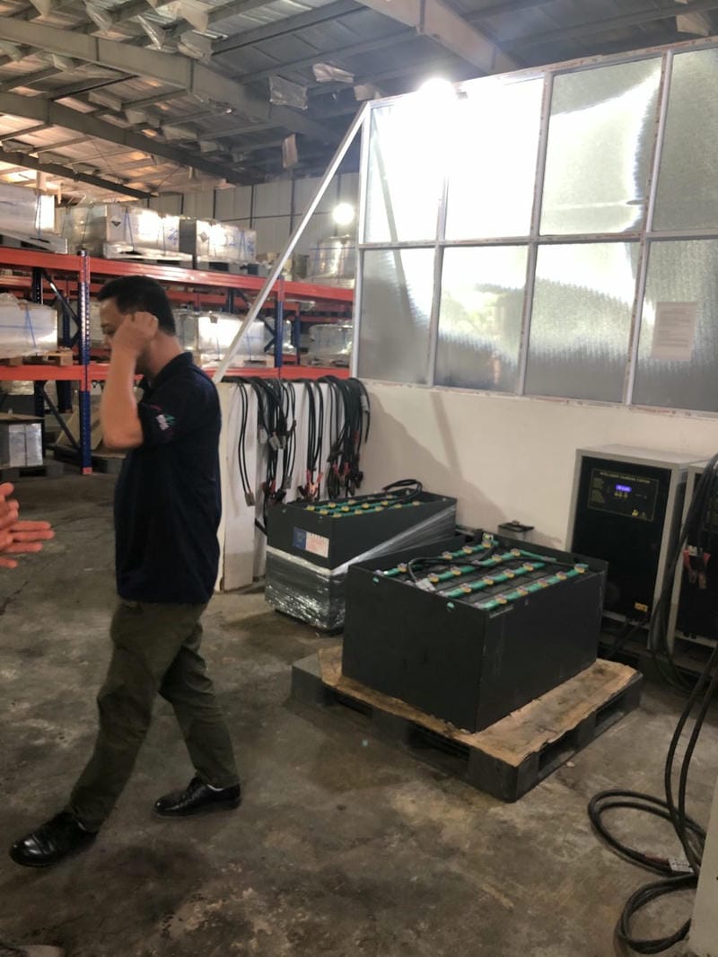 Bảo dưỡng ắc quy xe nâng điện