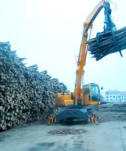 Máy xúc đào cần dài gắp gỗ