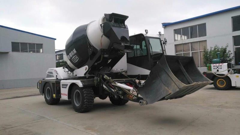 Xe bồn trộn bê tông tự nạp liêu Trung Quốc