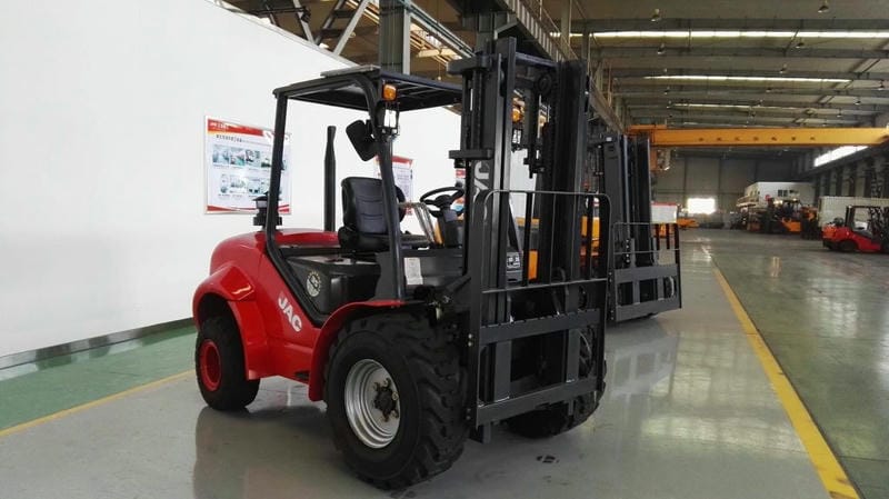 Xe nâng việt dã JAC