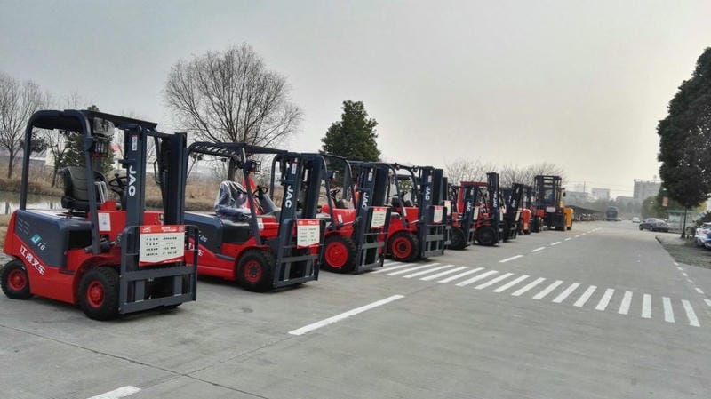 Xe nâng điện ngồi lái JAC