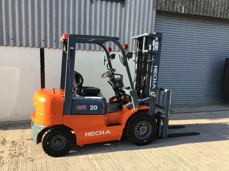 Xe nâng dầu 2 tấn HECHA