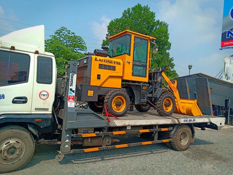 Máy xúc lật nhỏ ZL916