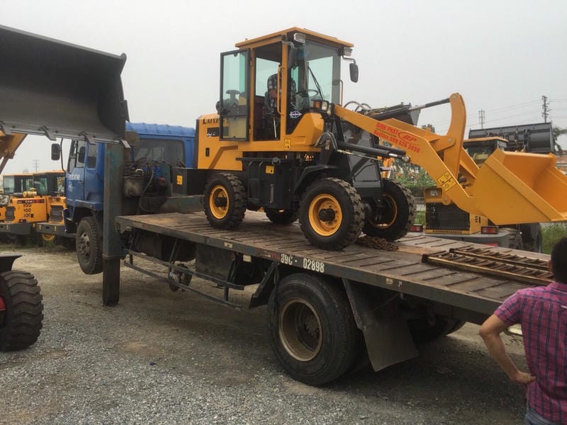 Máy xúc lật nhỏ ZL916