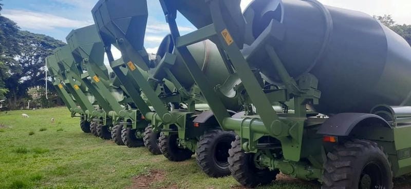 Xe trộn bê tông CARMIX trong quân đội