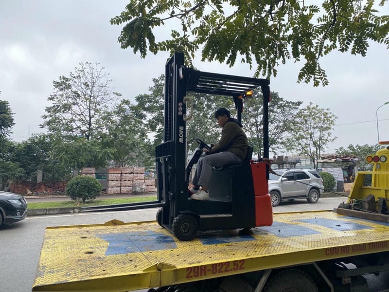 Ưu điểm xe nâng điện 3 bánh EFS101