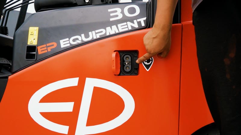 roughcut4 for pics.00 09 37 24.Still014