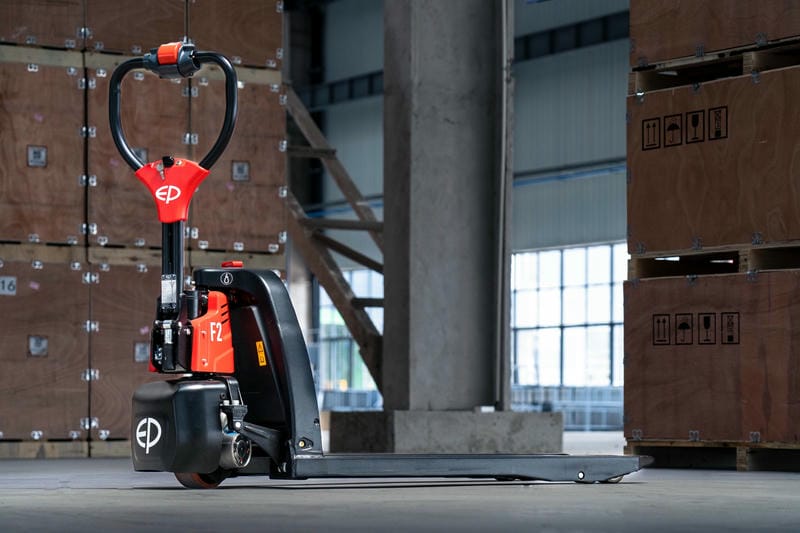 Xe nâng tay điện F3 1