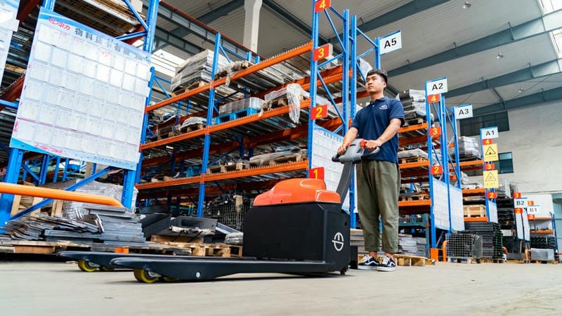 Xe nâng tay điện EP chung 