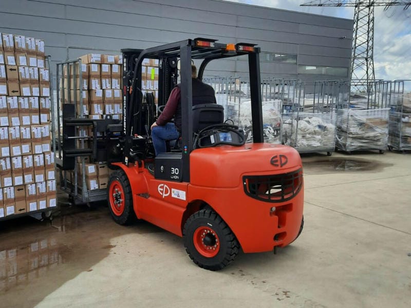 Xe nâng hàng EP 3 tấn