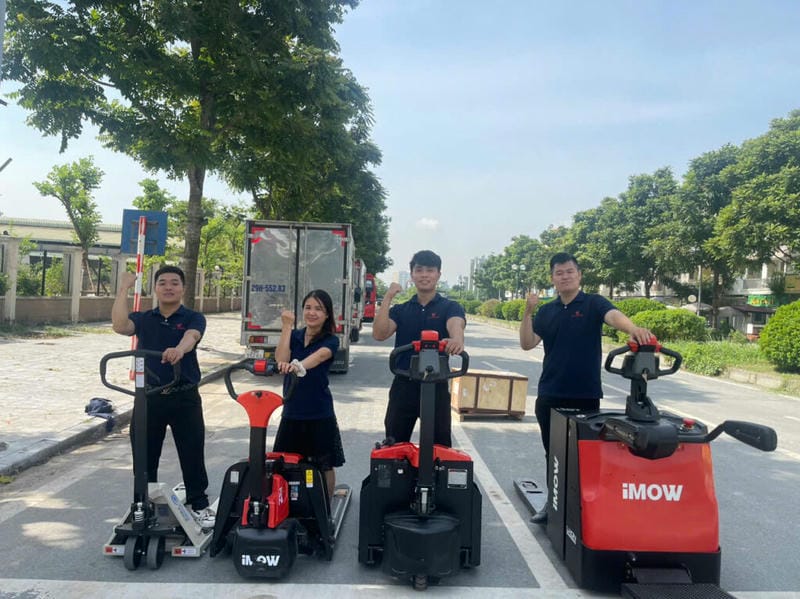 Xe nâng khu công nghiệp Phú Nghĩa