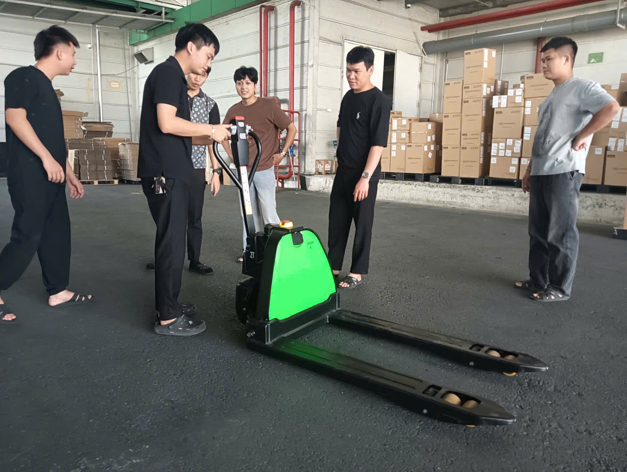 Xe nâng tay điện 2 tấn IMOW EP Model EPT20-EZ 1 Xe nâng tay điện EPT20-EZ hình 3