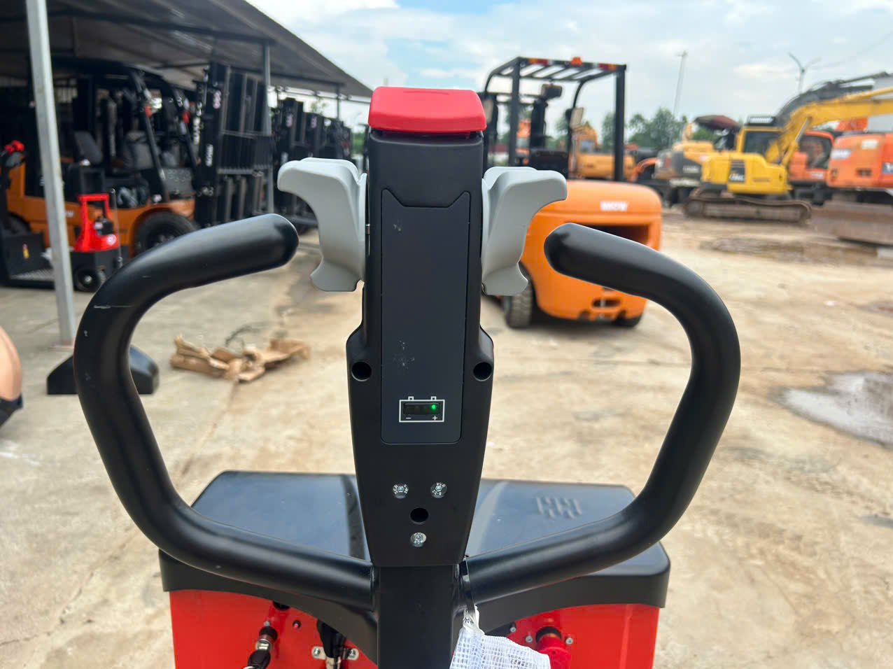 Xe nâng tay điện 3 tấn Model MN01 15 Xe Nâng Tay điện 3 Tấn Mn01 Hình 2
